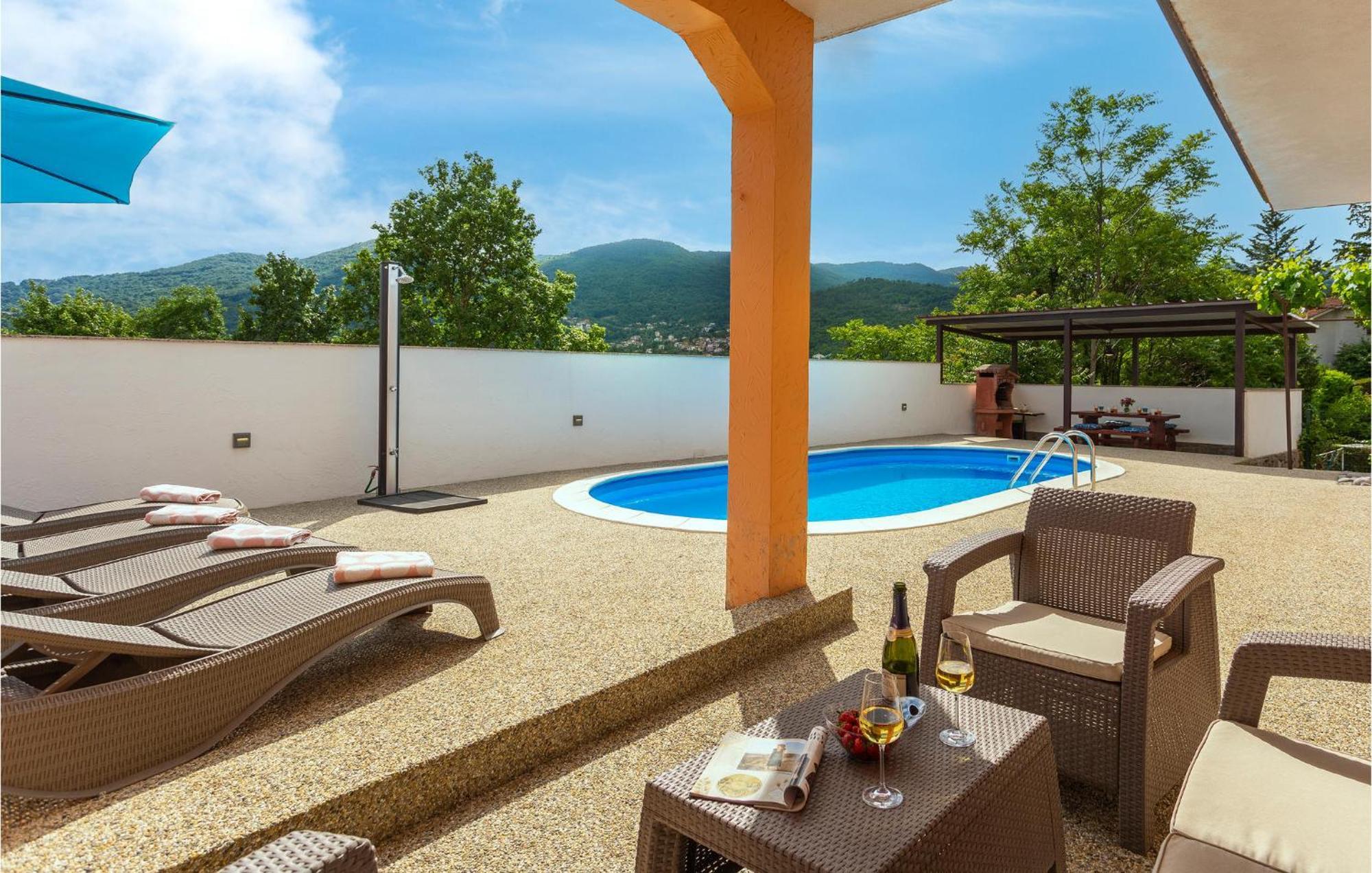 Stunning Apartment In Matulji Esterno foto
